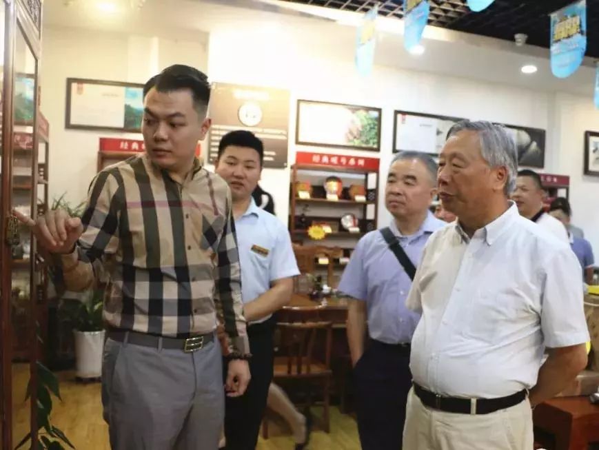 中國國際茶文化研究會主辦浙茶企赴陜西考察活動，參觀漢唐西安旗艦店插圖3